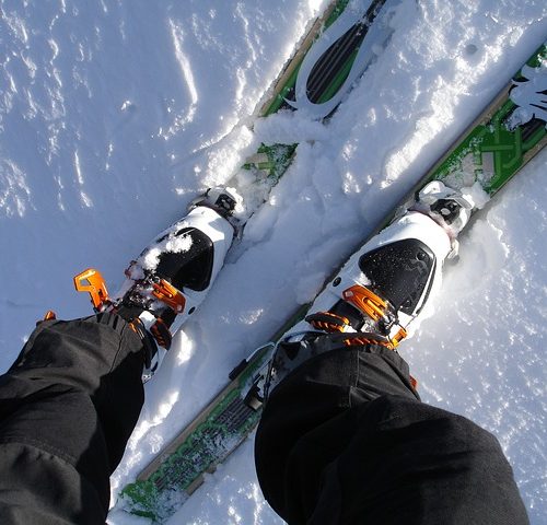 5 najlepszych marek sprzętu narciarskiego i dlaczego warto je kupować