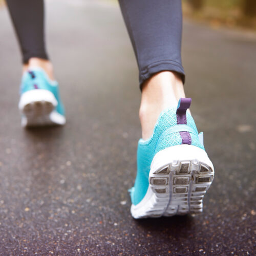 Buty do biegania – kluczowe czynniki przy wyborze i porady dla biegaczy