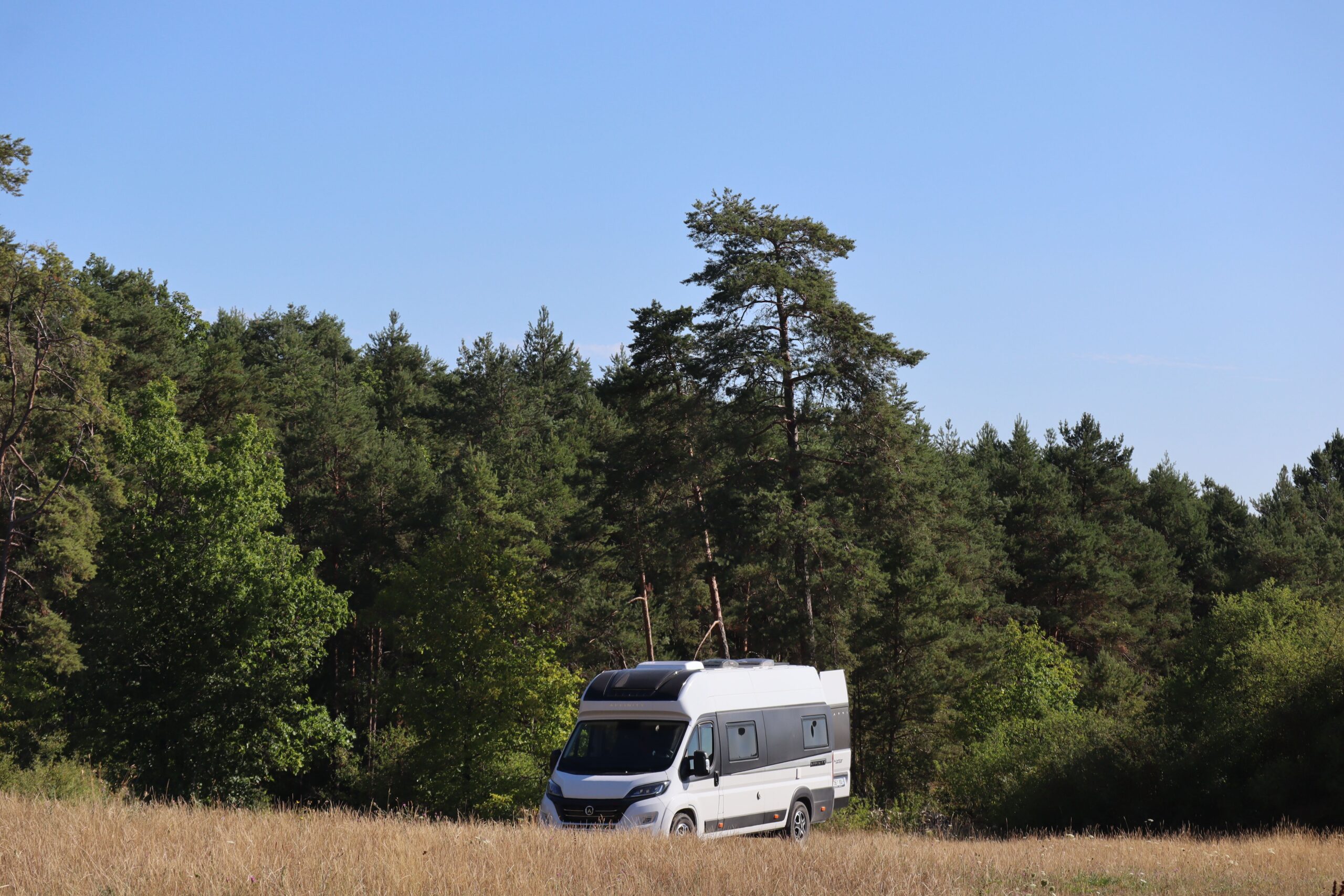 Campervan przez skandynawię – Kompletny przewodnik po planowaniu trasy, kosztach i zasadach na dzikich obowiskach